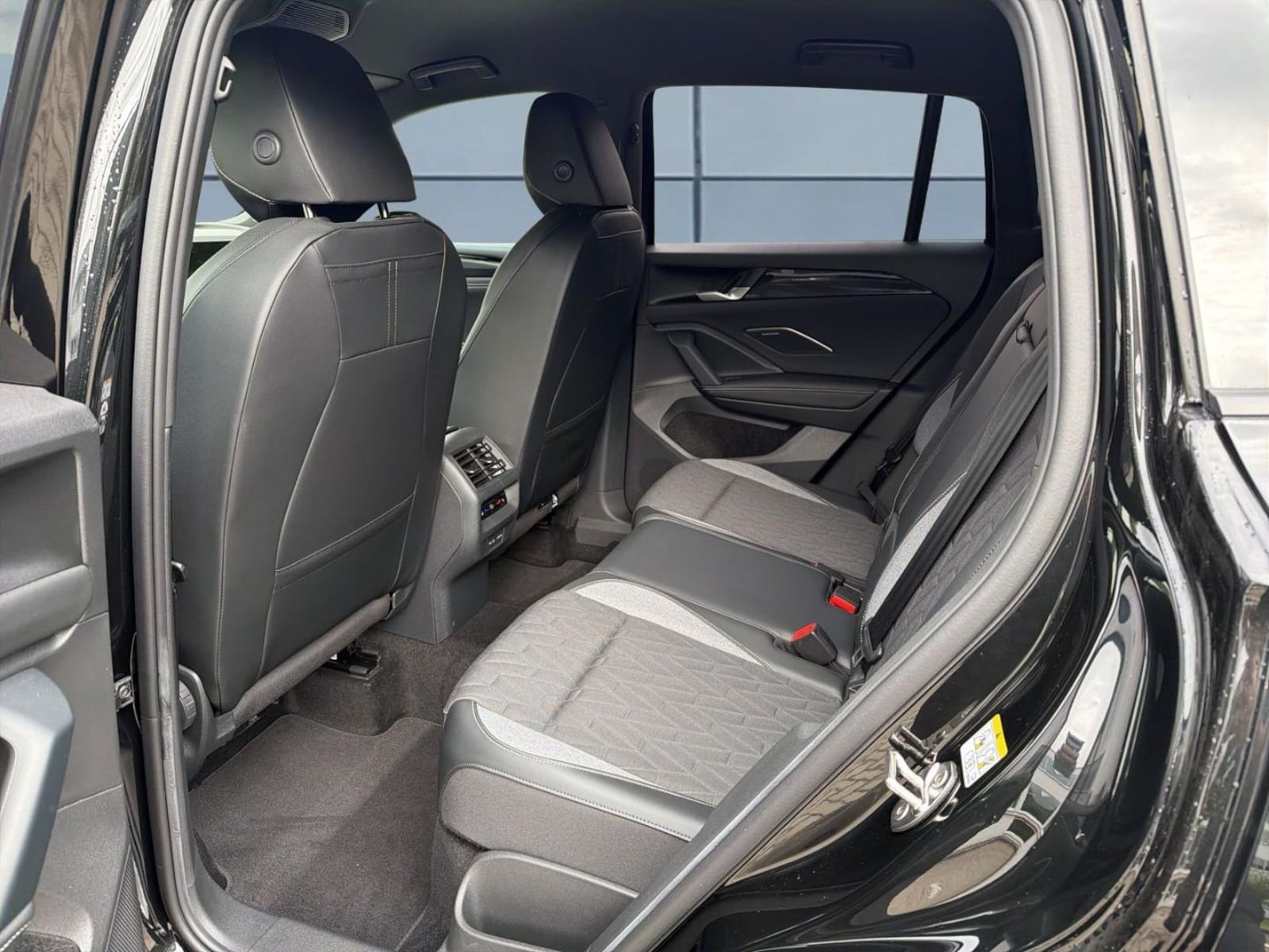 Volkswagen Tiguan – Bild 10
