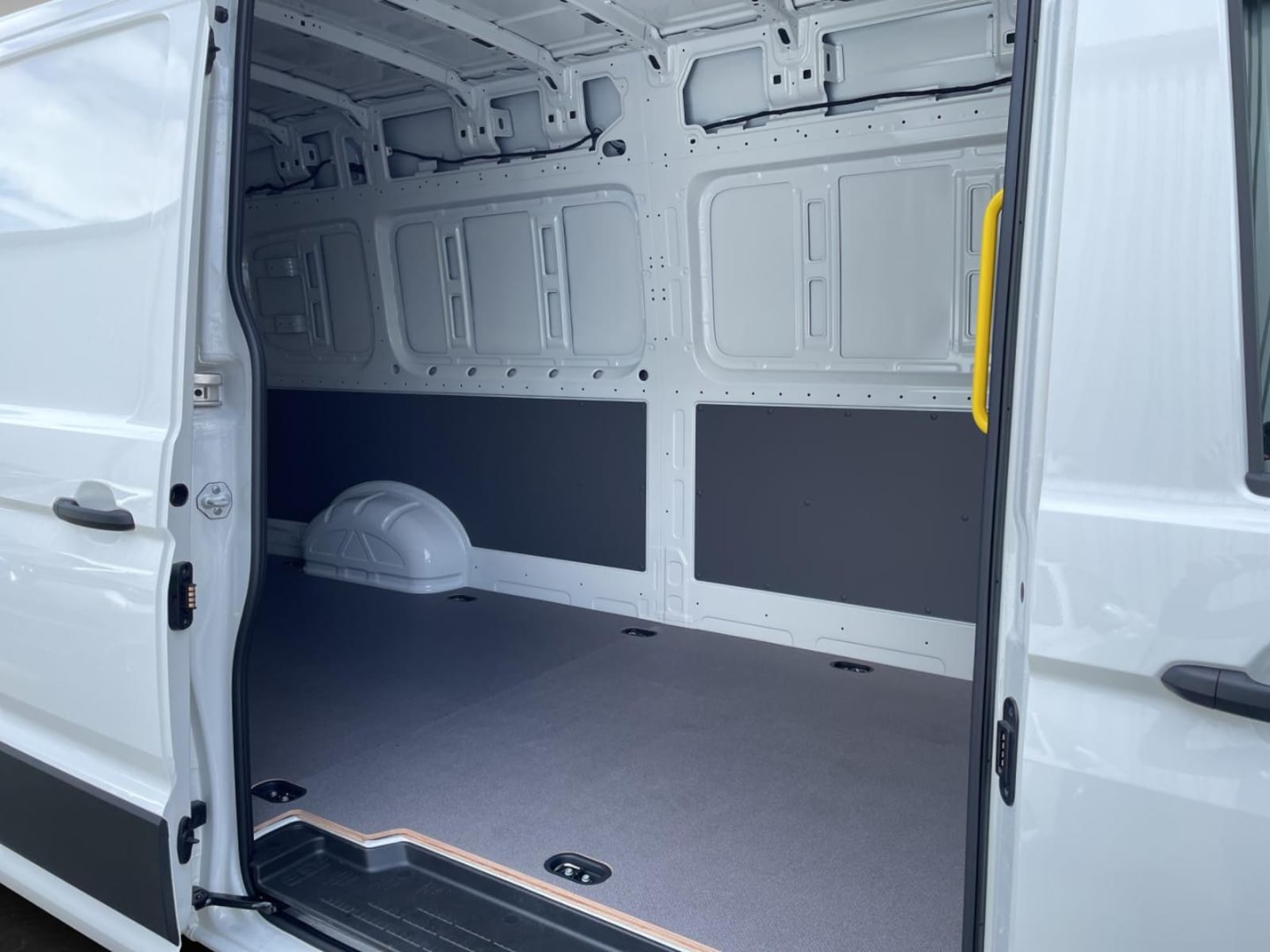 Volkswagen Crafter Kasten langer Radstand – Bild 12
