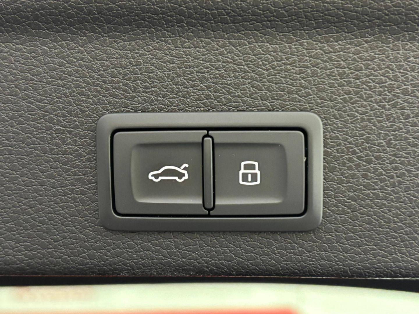 Image about Audi Q3 Sportback TFSI e S line 45 TFSI e 180 kW (245 ch) S tronic