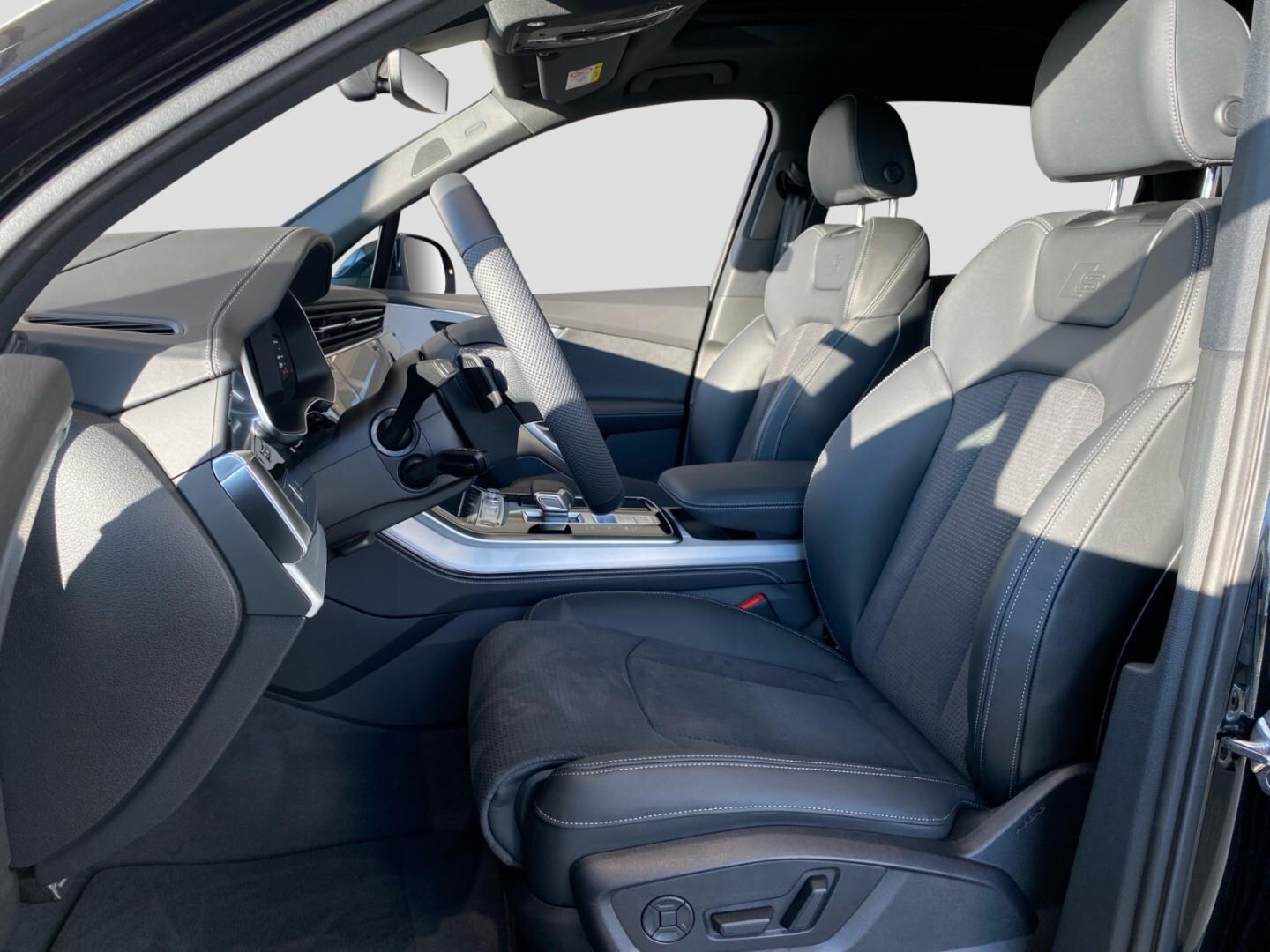 Bild über Audi Q7 SUV S line business TDI quattro 210 kW tiptronic - für weitere Informationen kontaktieren Sie den Audi Partner