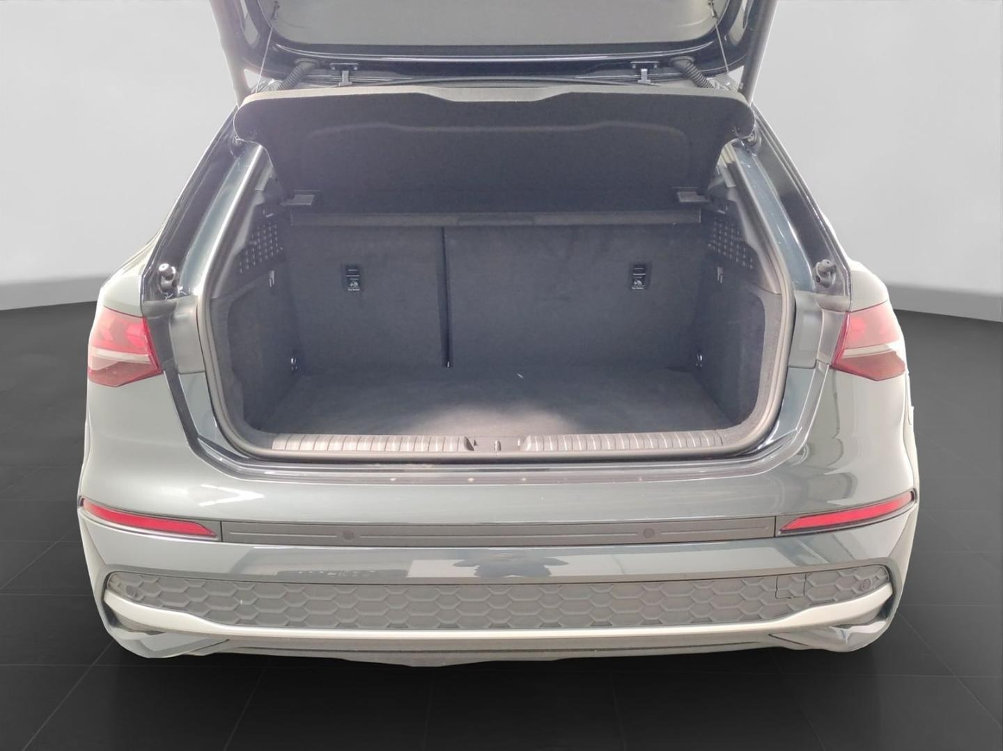 Bild über Audi A3 Sportback advanced 35 TFSI Schaltgetriebe - für weitere Informationen kontaktieren Sie den Audi Partner