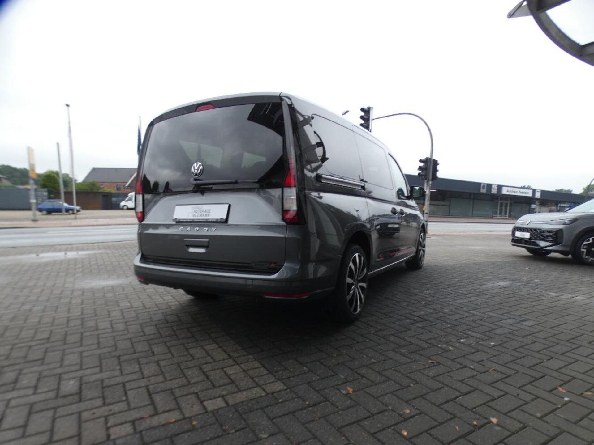 Volkswagen Caddy Maxi Basis-Modell
