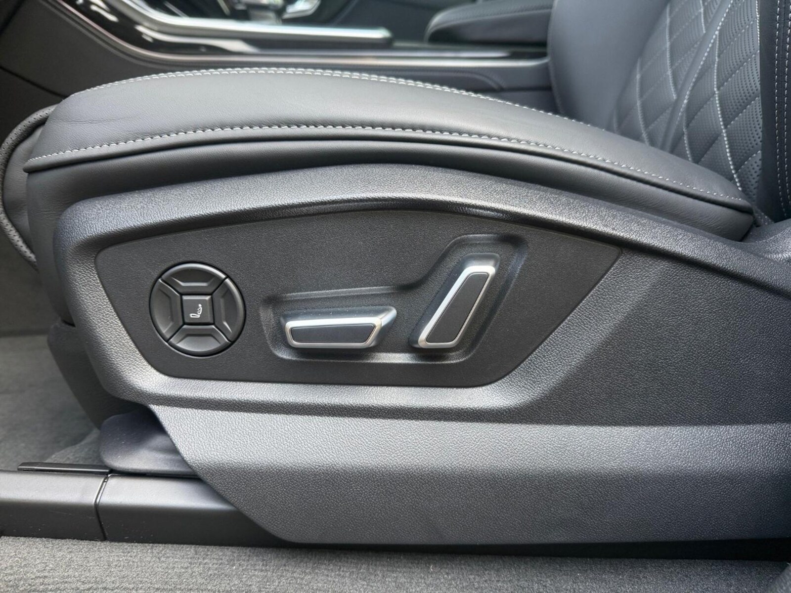 Audi SQ8 – Bild 9