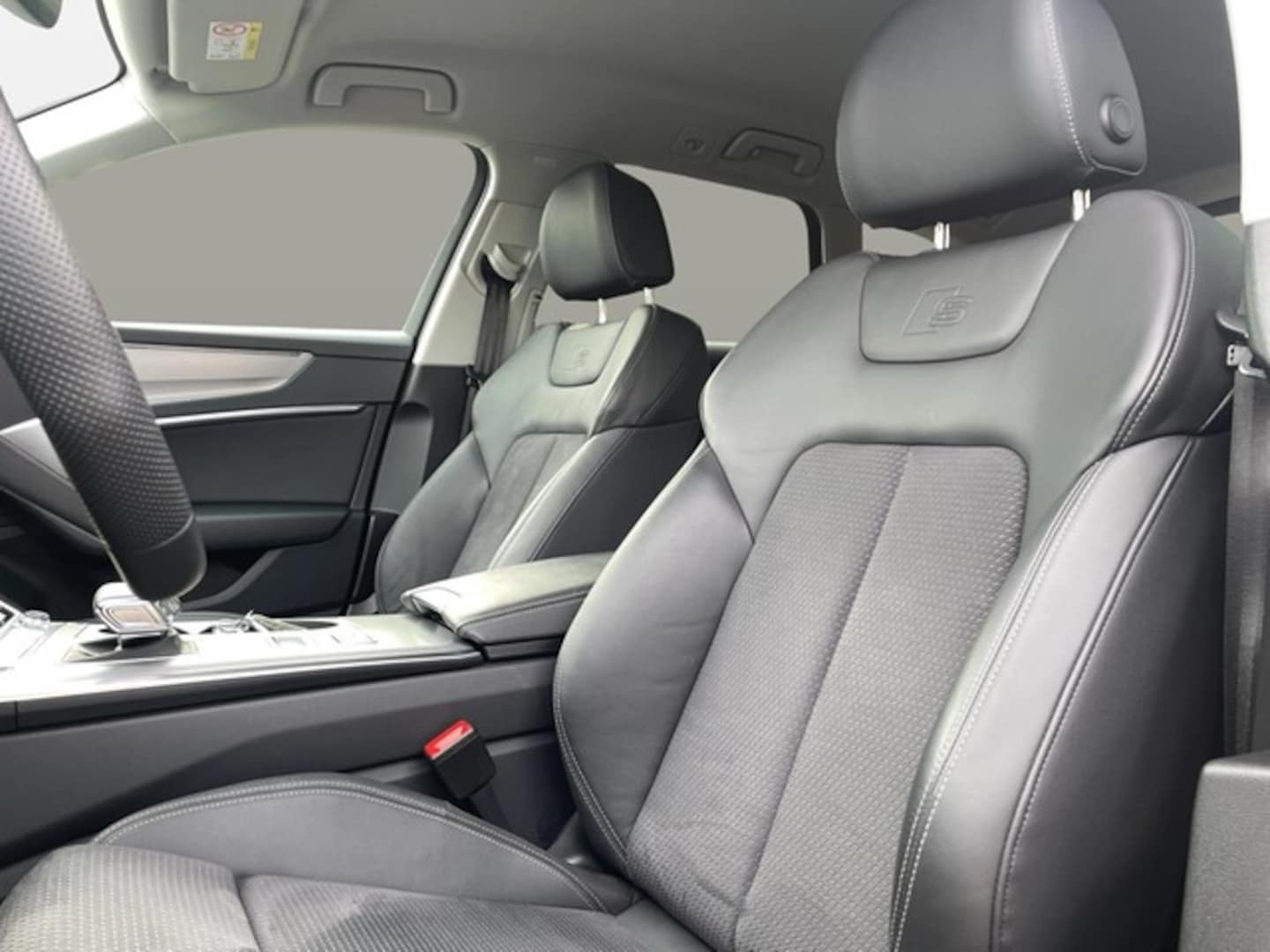 Bild über Audi S6 Avant TDI quattro tiptronic - für weitere Informationen kontaktieren Sie den Audi Partner