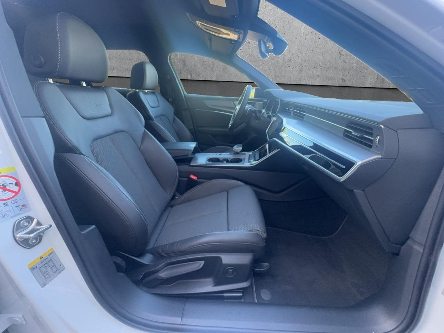 Bild über Audi A6 Avant sport 45 TFSI S tronic - für weitere Informationen kontaktieren Sie den Audi Partner