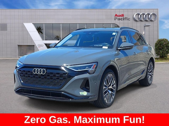 Photo of 2024 Audi Q8 e-tron 