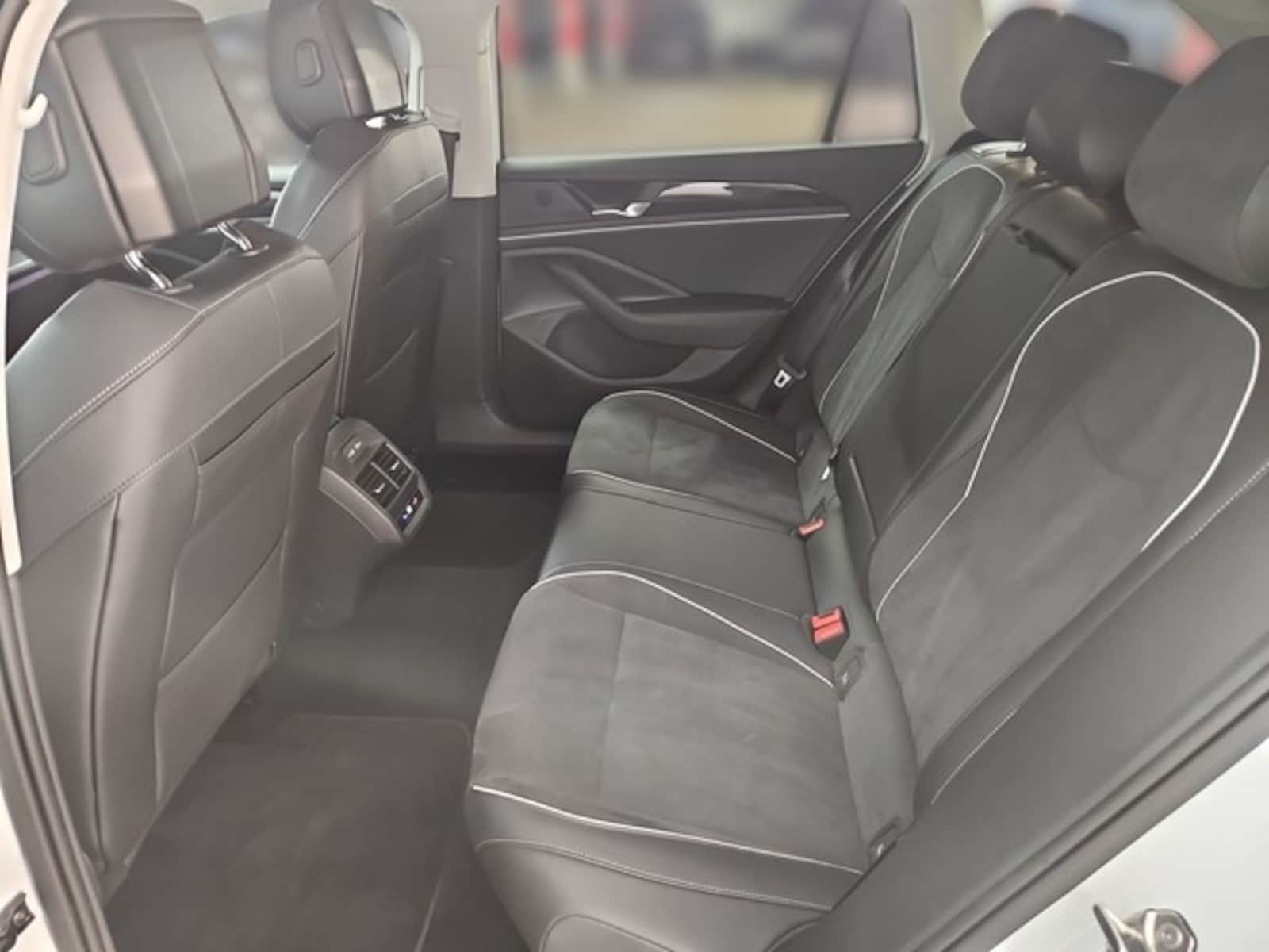 Volkswagen Passat – Bild 10