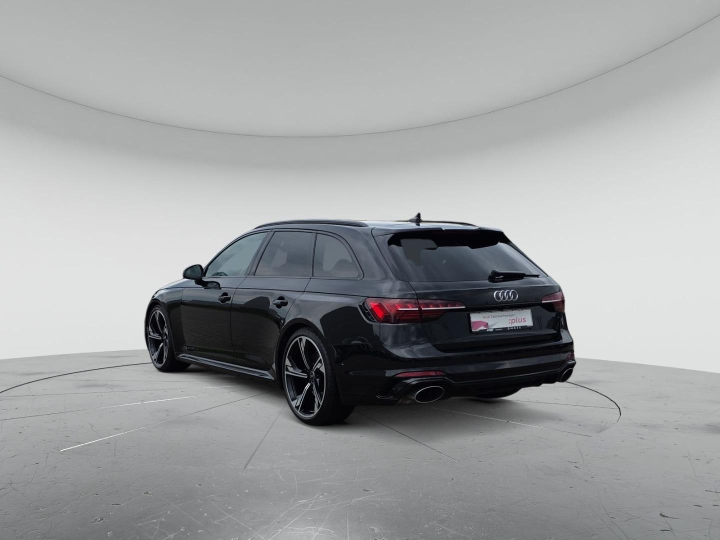 Image about Audi RS 4 Avant TFSI quattro tiptronic