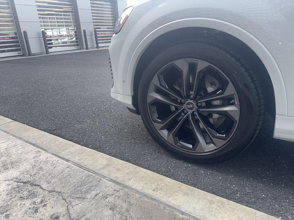 2026 Audi Q7 Premium Plus - Photo 8