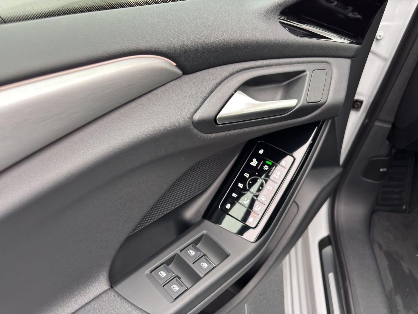 Bild über Audi A6 Avant e-tron e-tron - für weitere Informationen kontaktieren Sie den Audi Partner