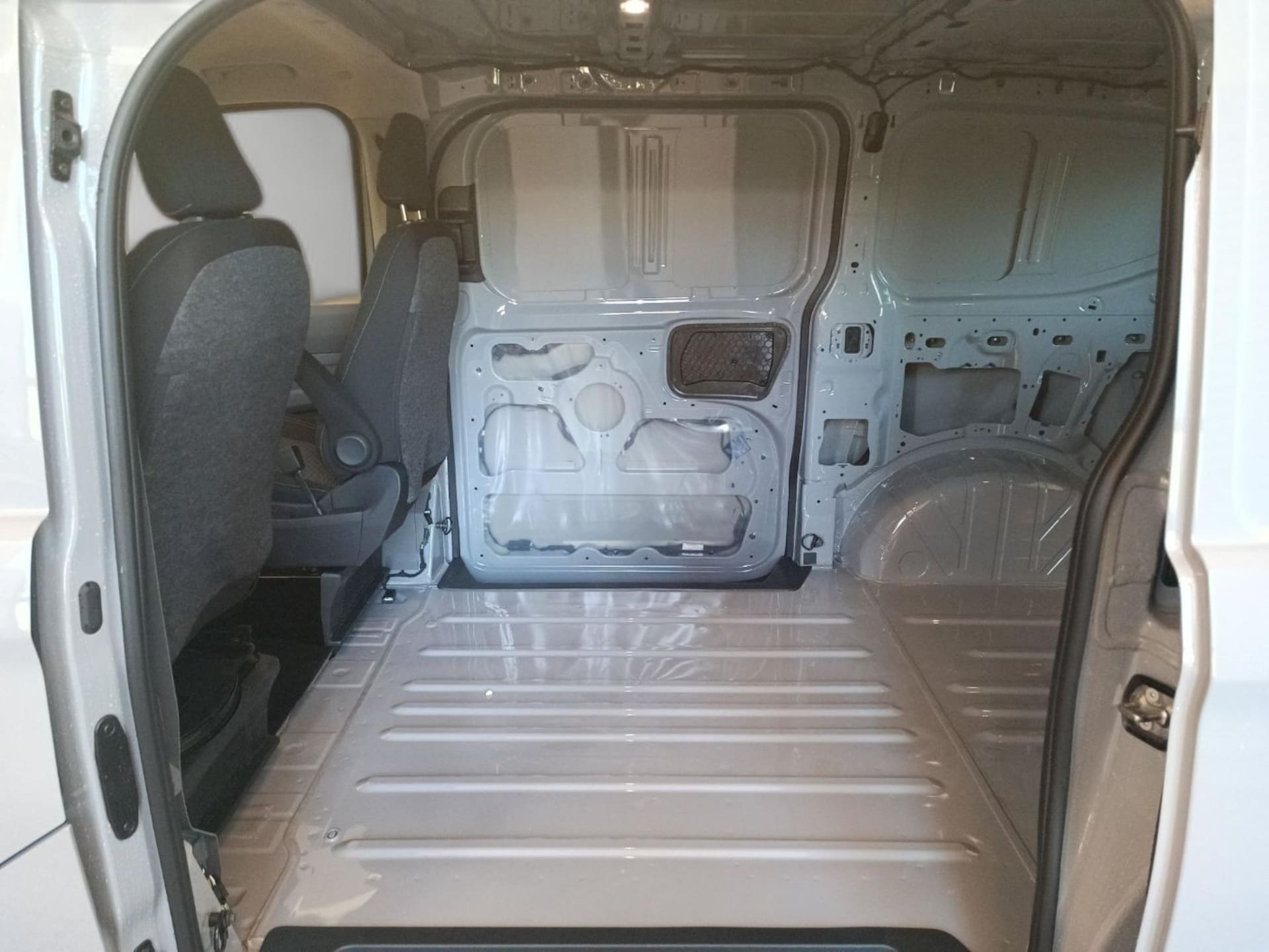Volkswagen Transporter Kasten kurzer Radstand
