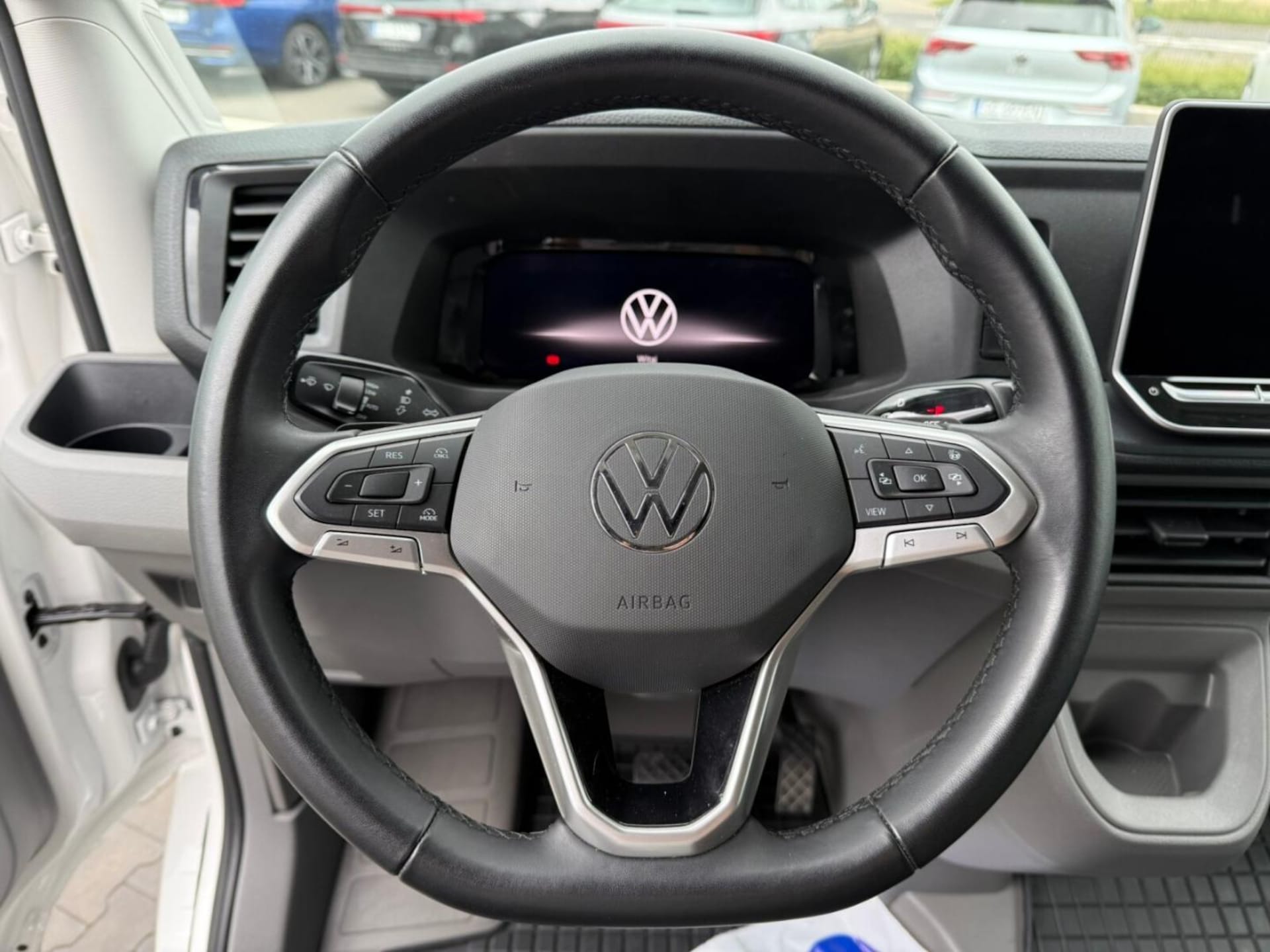 Volkswagen Crafter Furgon średni rozstaw osi