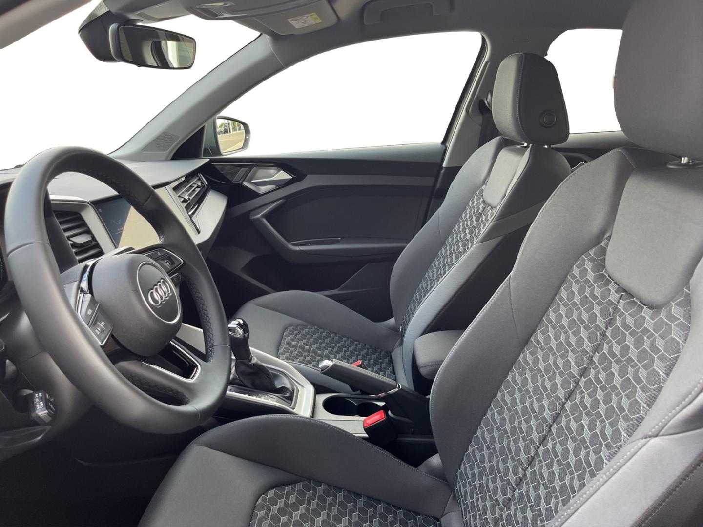 Bild über Audi A1 Sportback S line 25 TFSI S tronic - für weitere Informationen kontaktieren Sie den Audi Partner