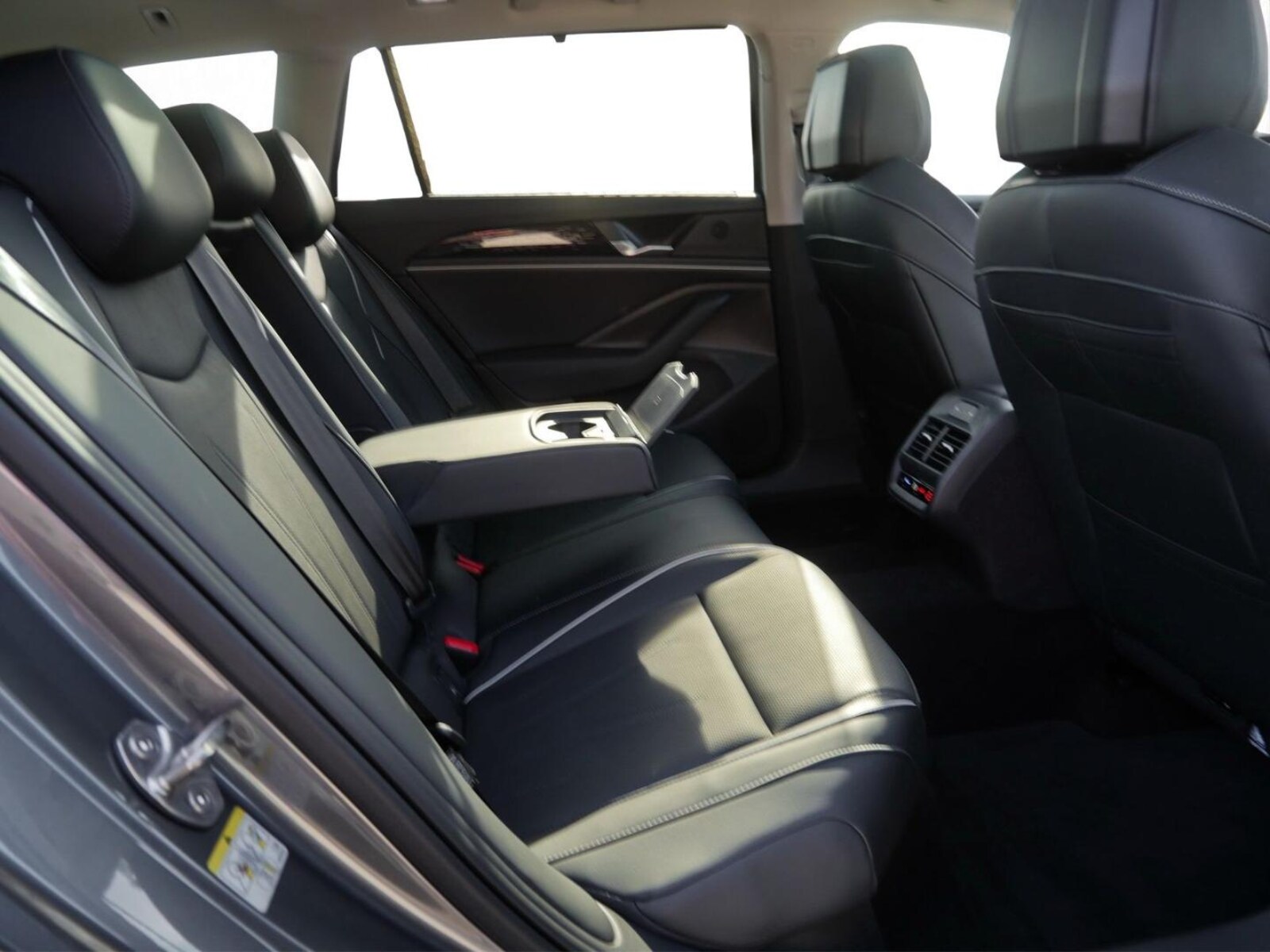 Volkswagen Passat – Bild 16