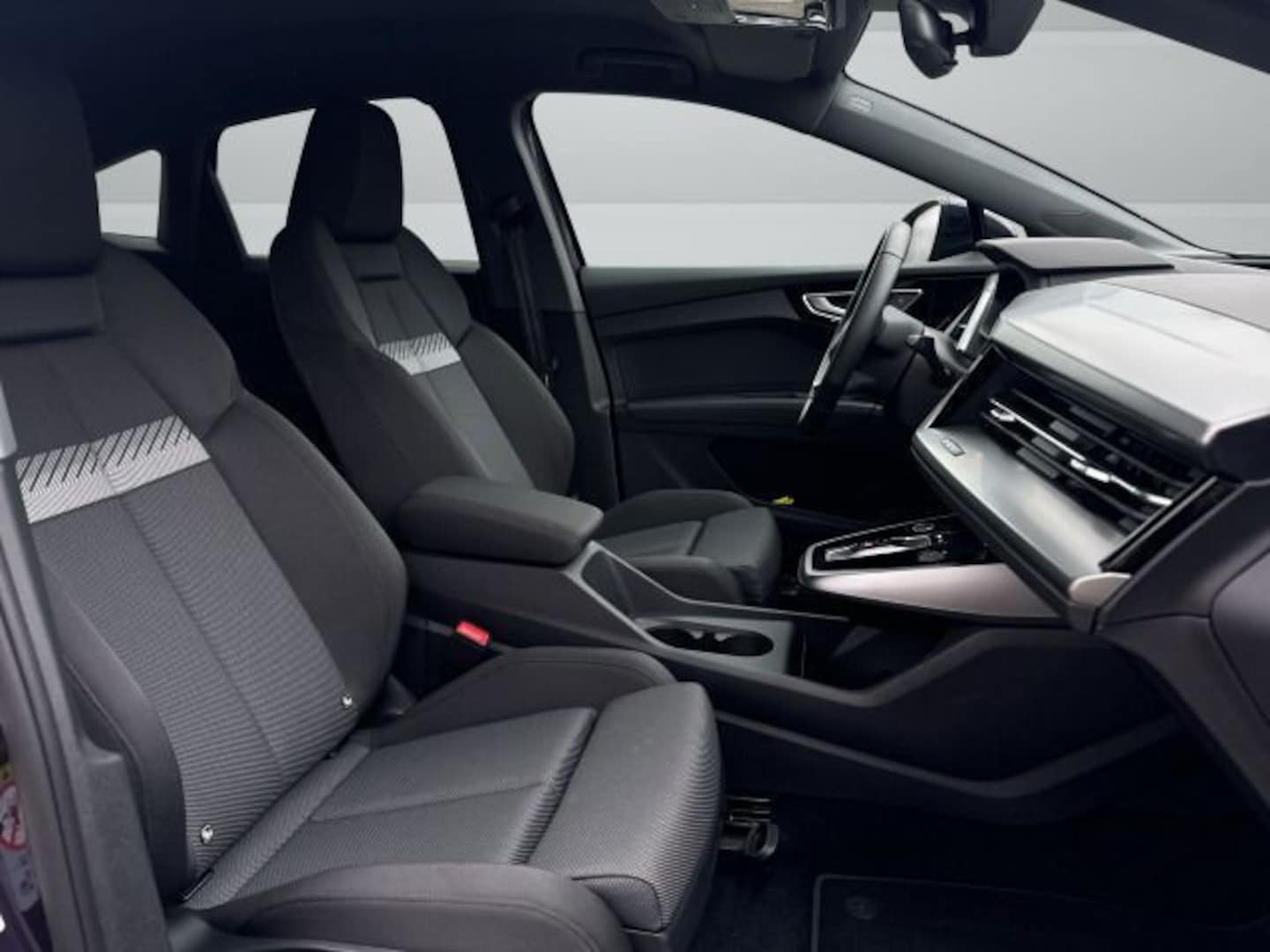 Bild über Audi Q4 Sportback e-tron 45 e-tron - für weitere Informationen kontaktieren Sie den Audi Partner
