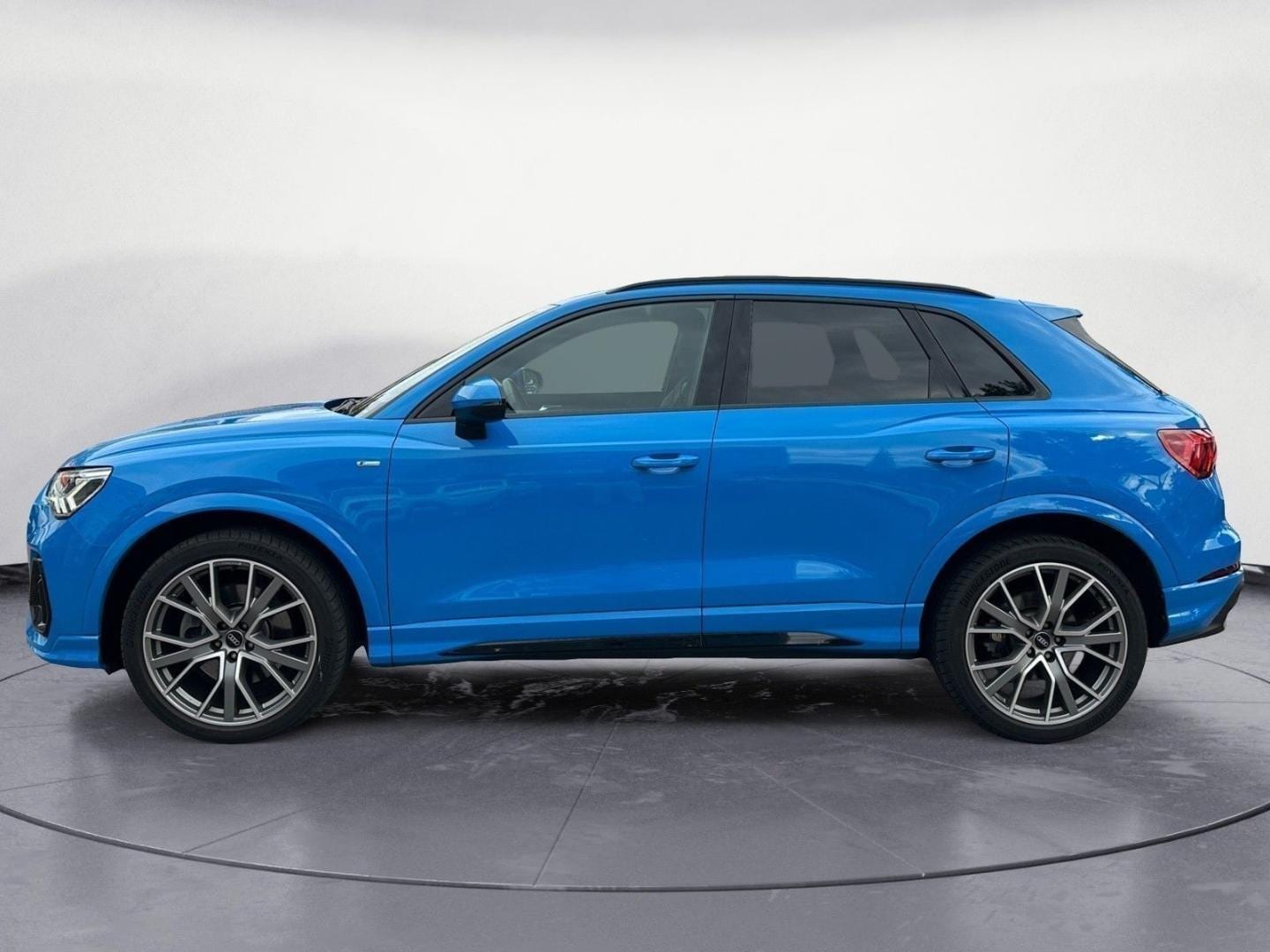 Bild über Audi Q3 S line 45 TFSI quattro S tronic - für weitere Informationen kontaktieren Sie den Audi Partner
