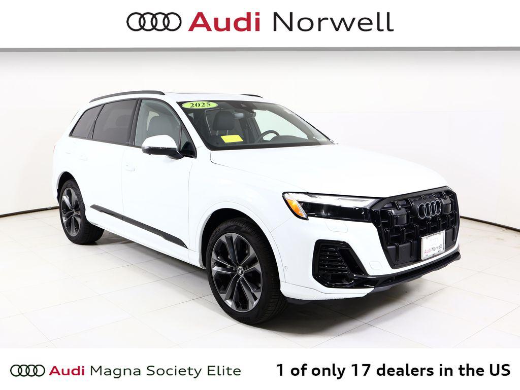 2025 Audi Q7 55 Premium Plus quattro Tiptronic's photo