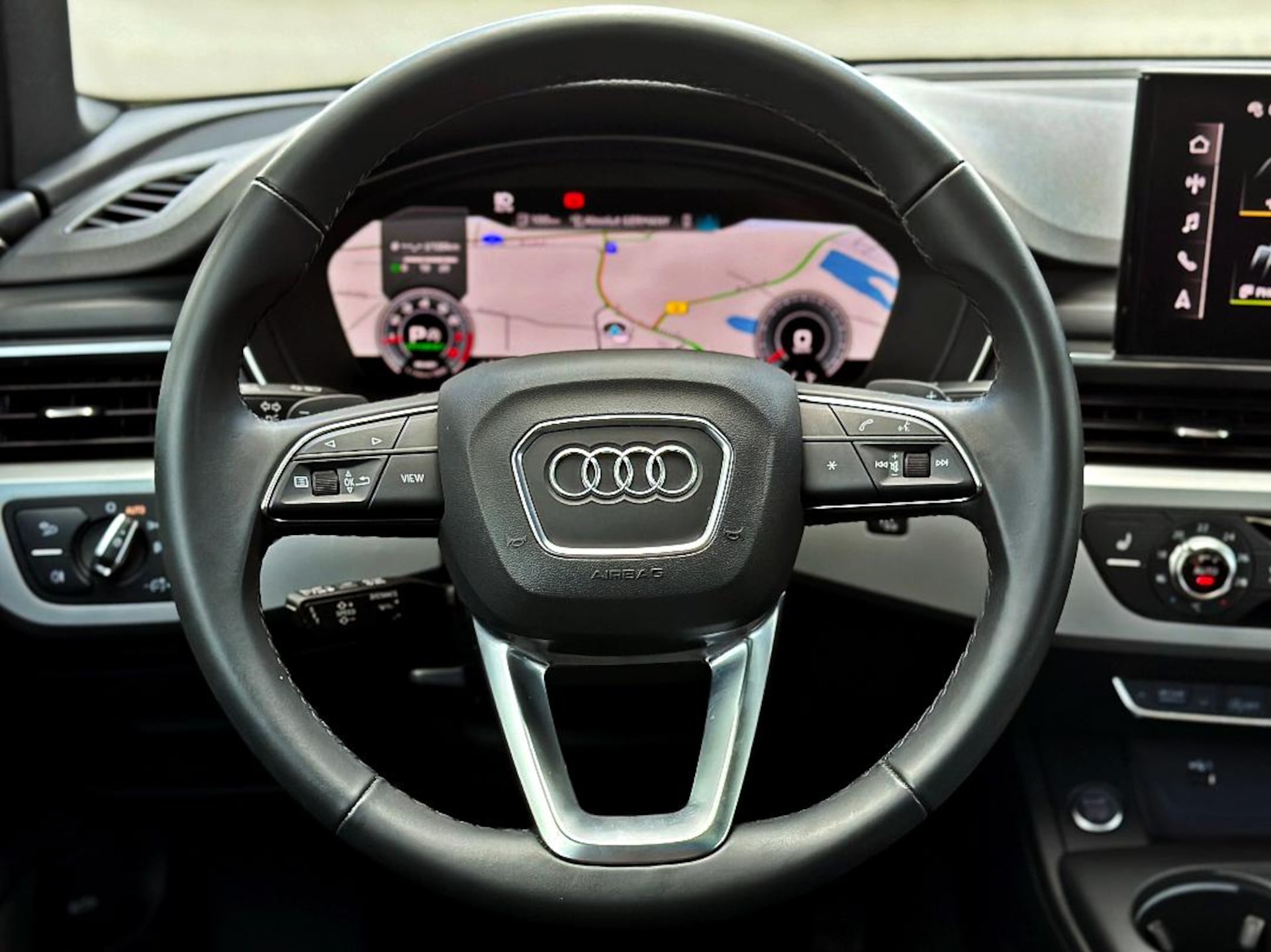 Audi A4 Avant S line