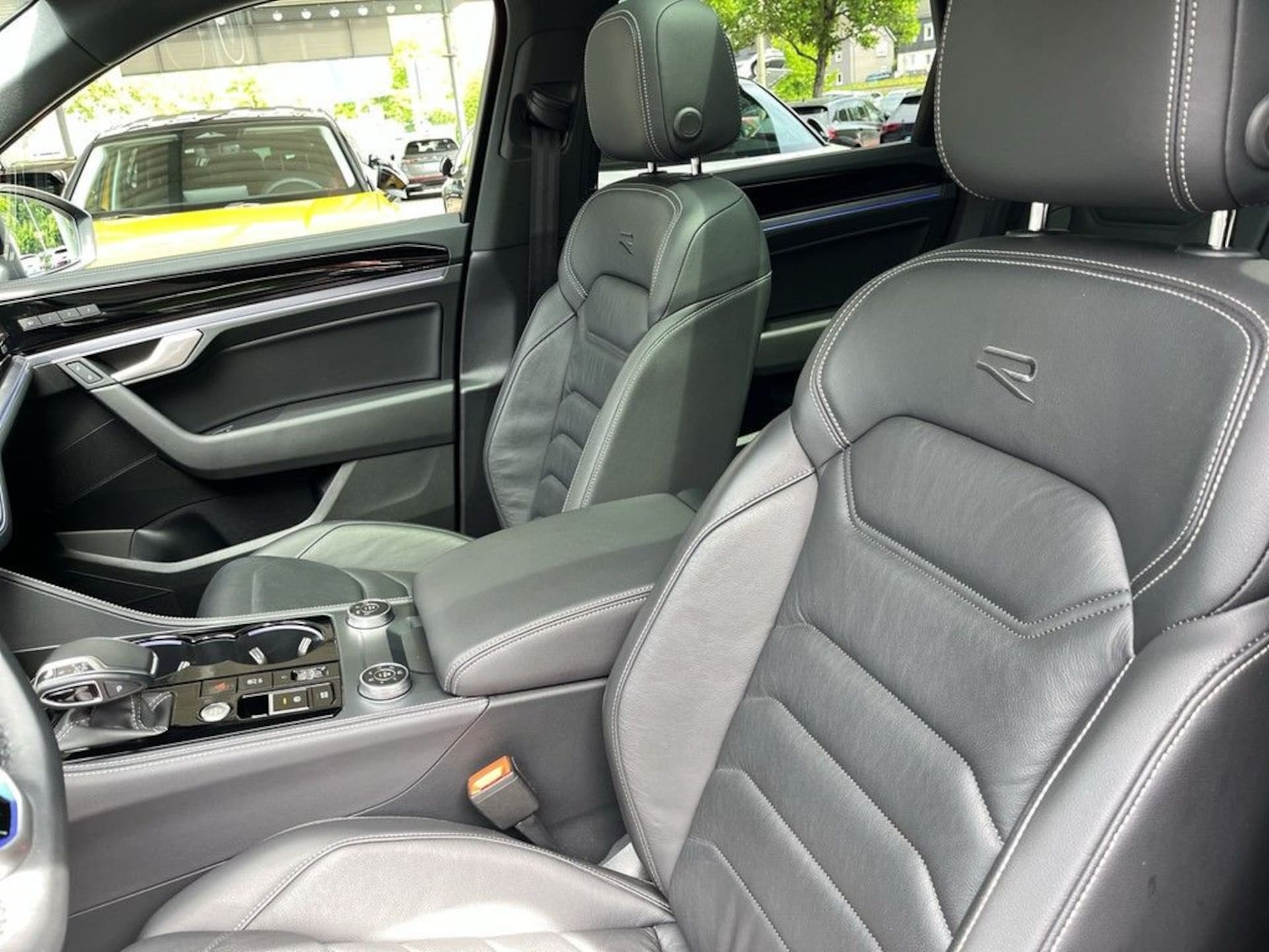 Volkswagen Touareg R