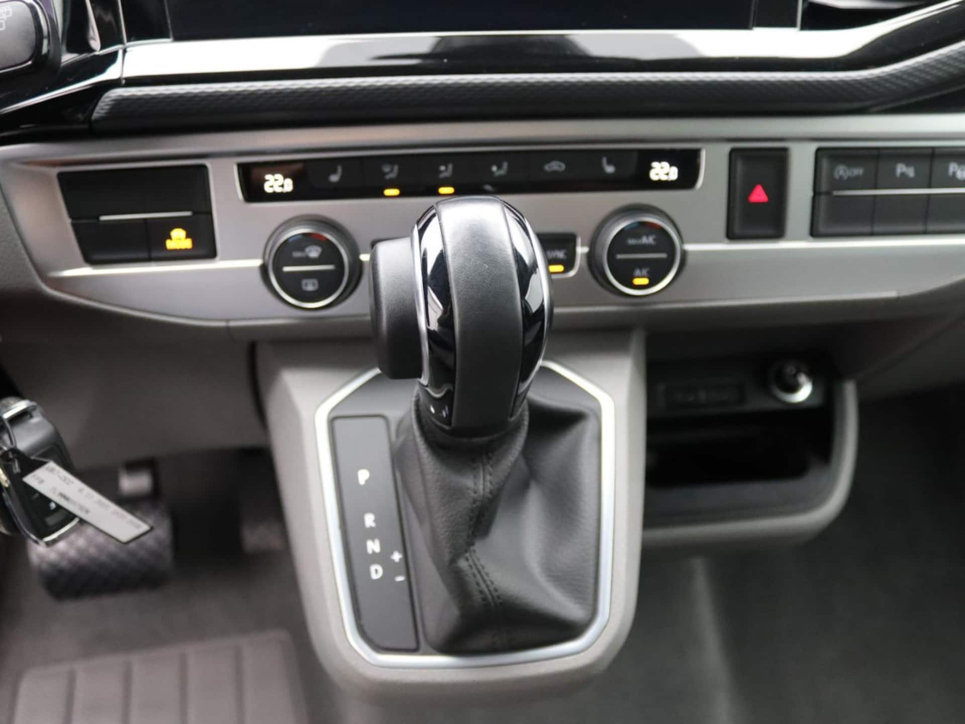 Volkswagen T6.1 California Coast