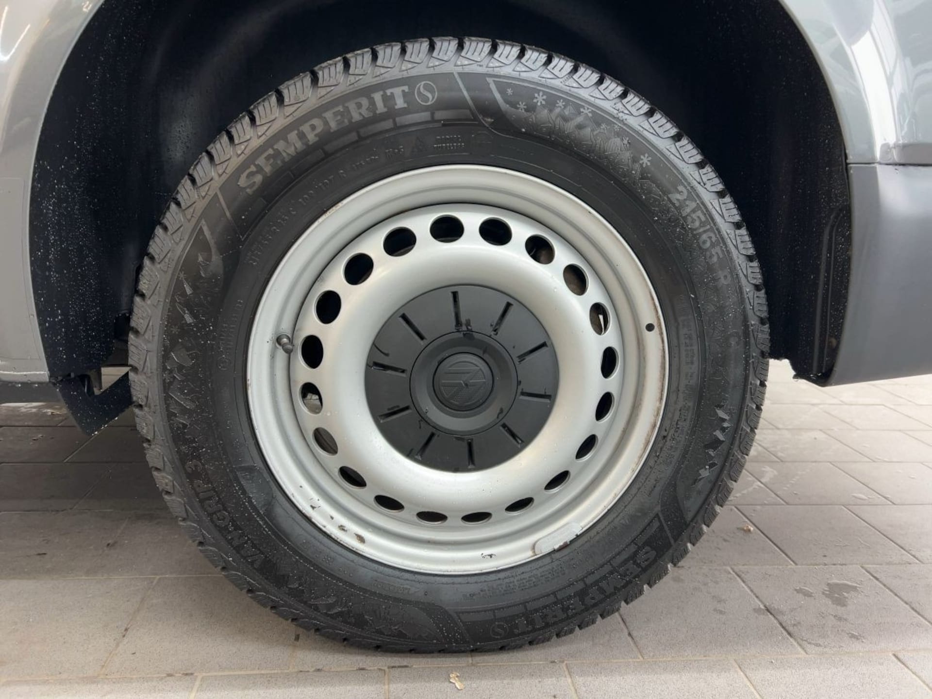 Volkswagen T6.1 Transporter Kombi langer Radstand