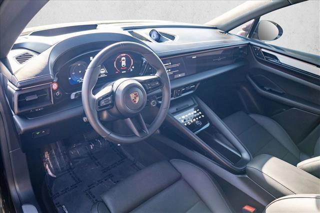 2025 Porsche Macan Electric