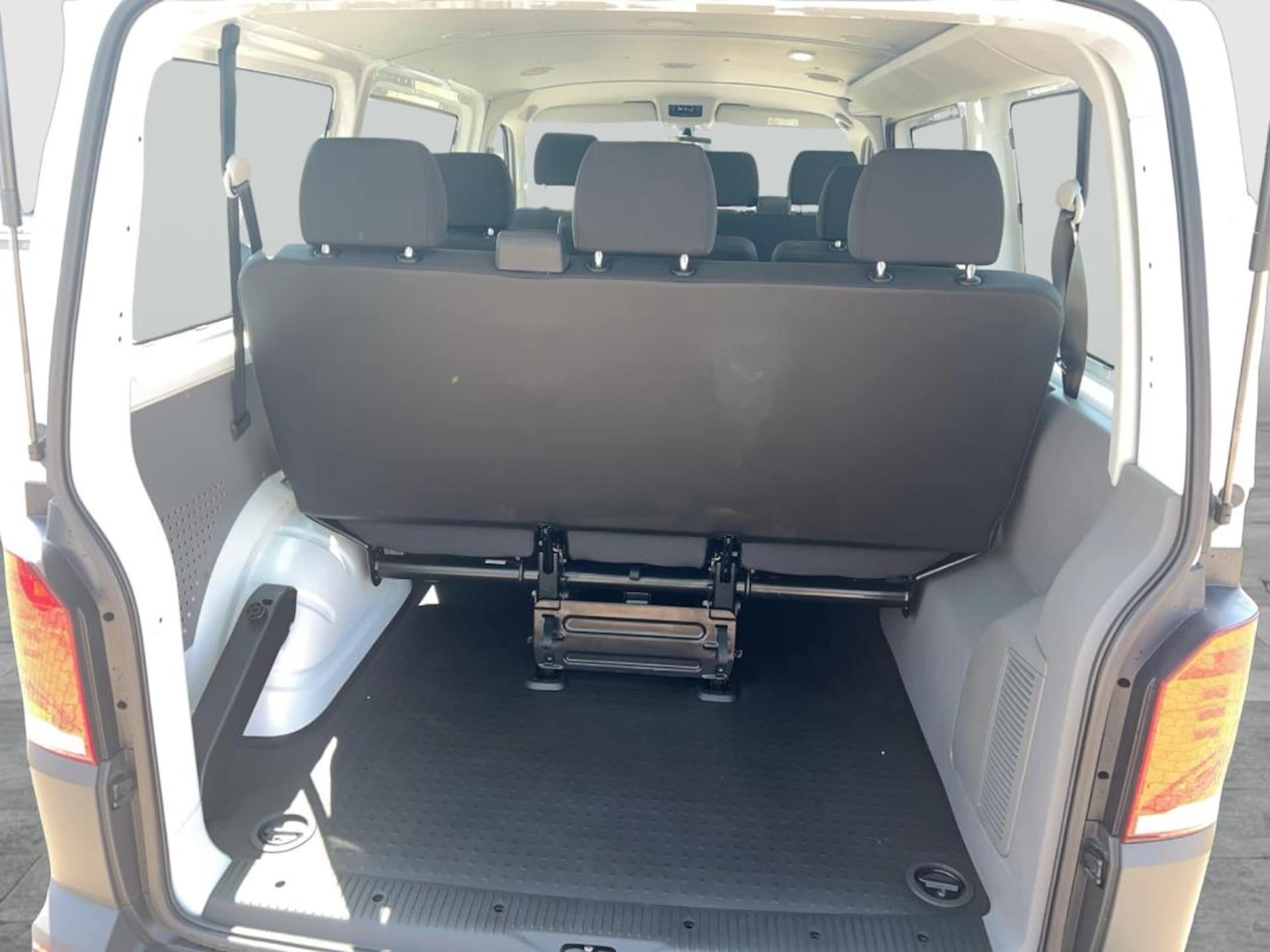 Volkswagen T6.1 Transporter Kombi kurzer Radstand