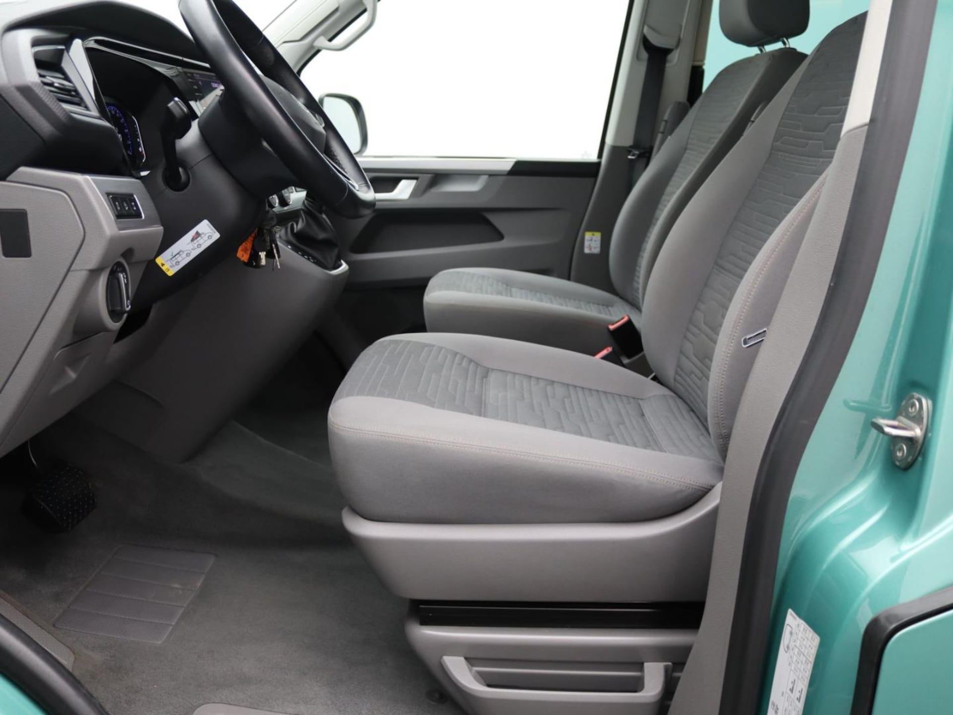 Volkswagen T6.1 California Coast