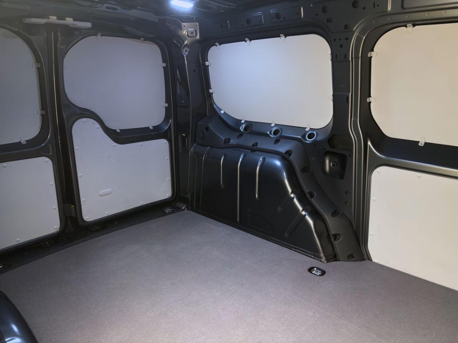 Volkswagen Caddy Maxi Cargo – Bild 15