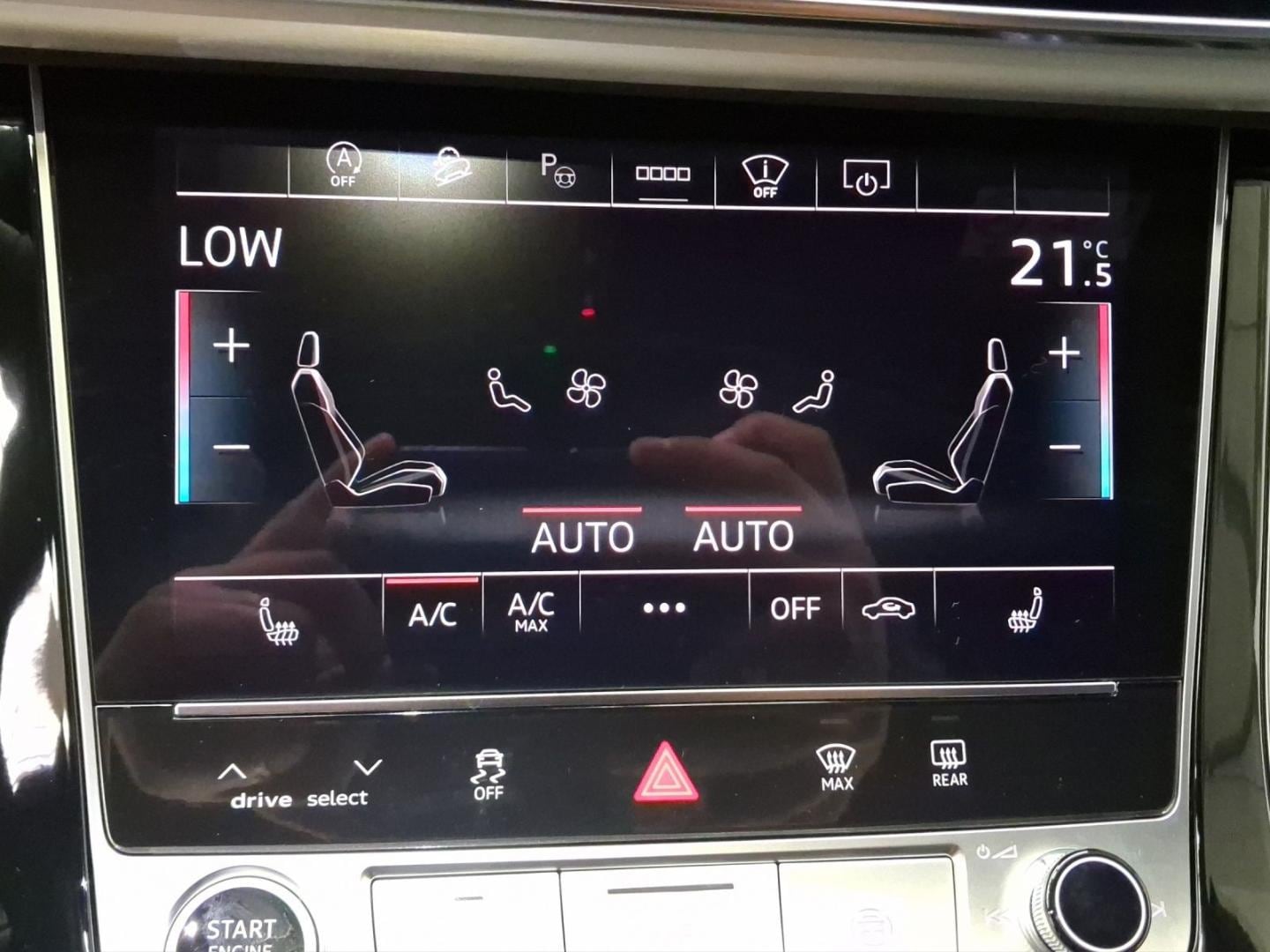 Bild über Audi Q8 SUV S line business TFSI quattro 250 kW tiptronic - für weitere Informationen kontaktieren Sie den Audi Partner