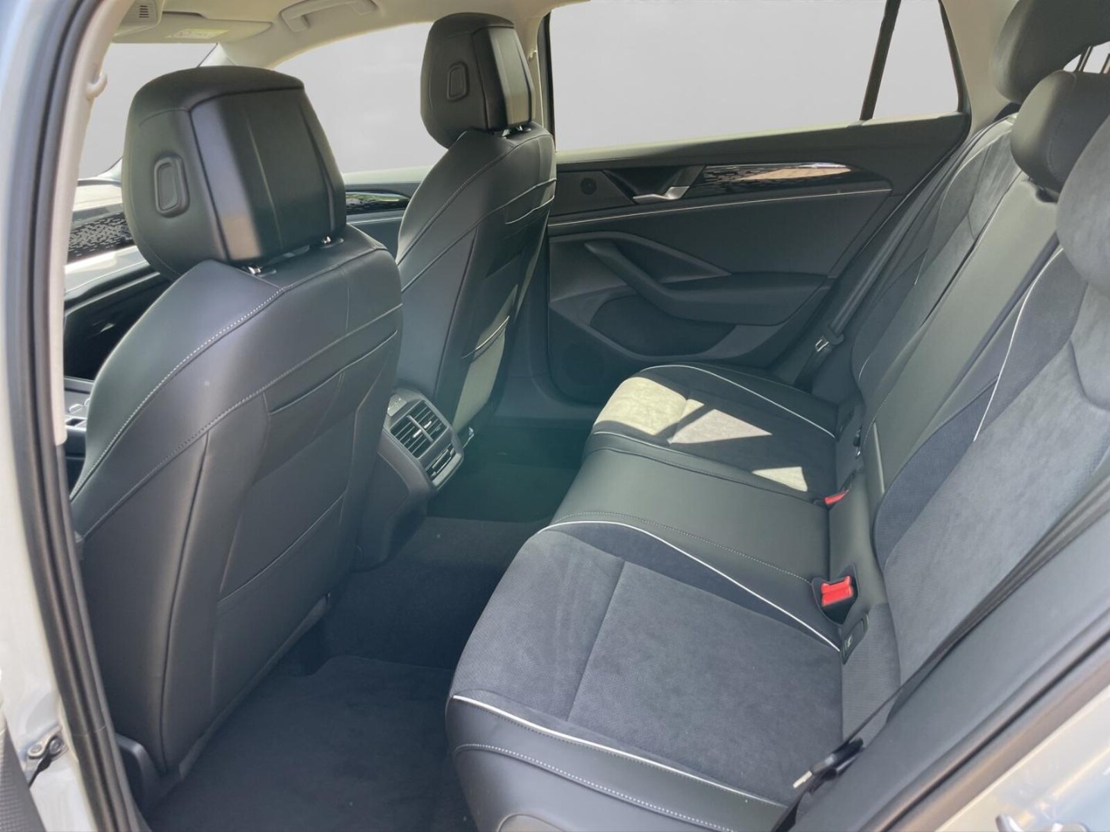Volkswagen Passat – Bild 14