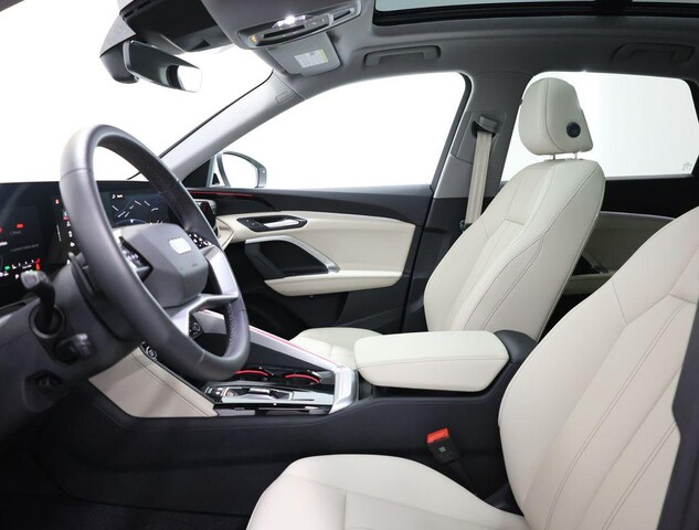 2025 Audi Q5 Premium - Photo 13