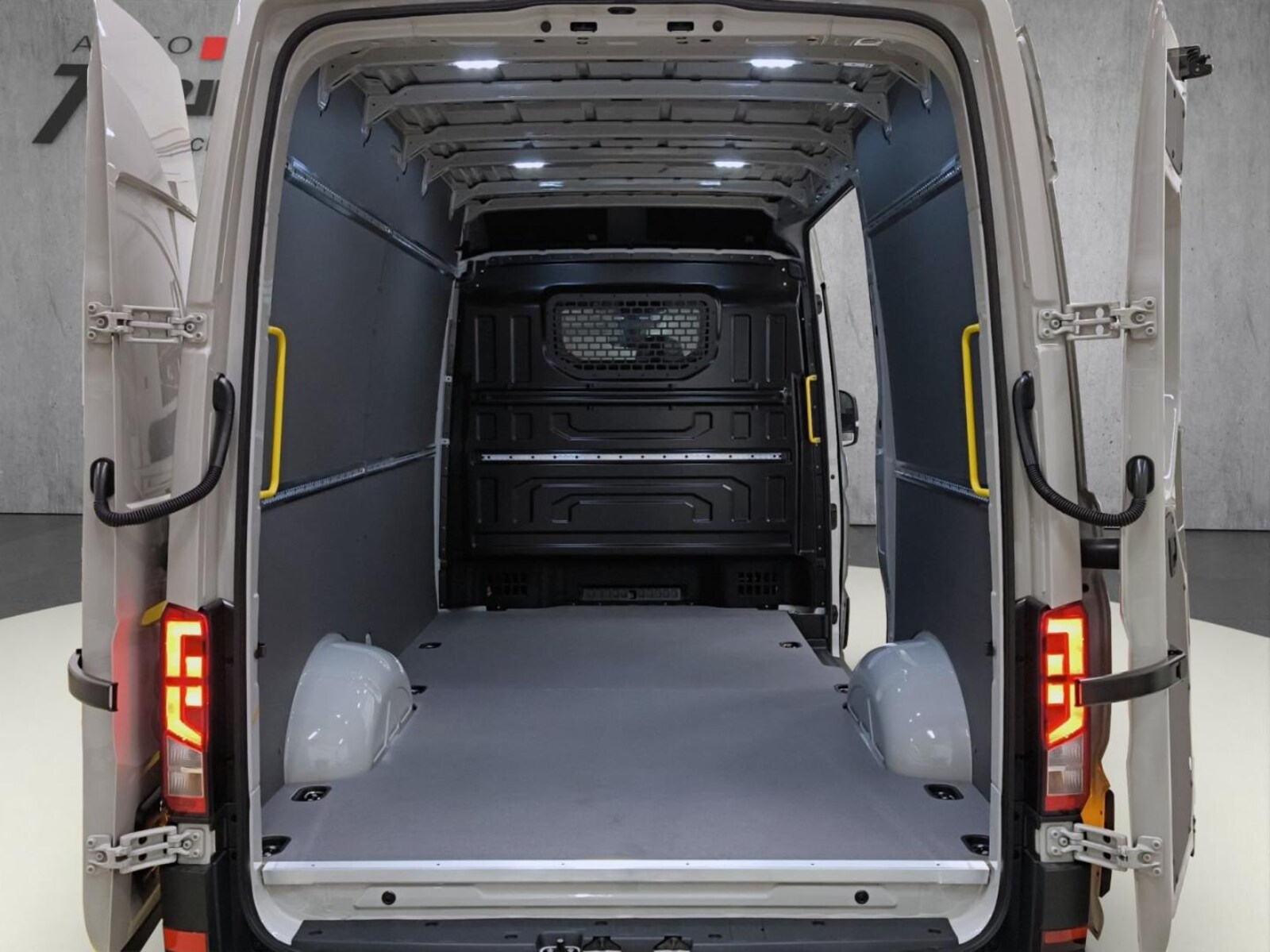 Volkswagen Crafter Kasten mittlerer Radstand – Bild 18