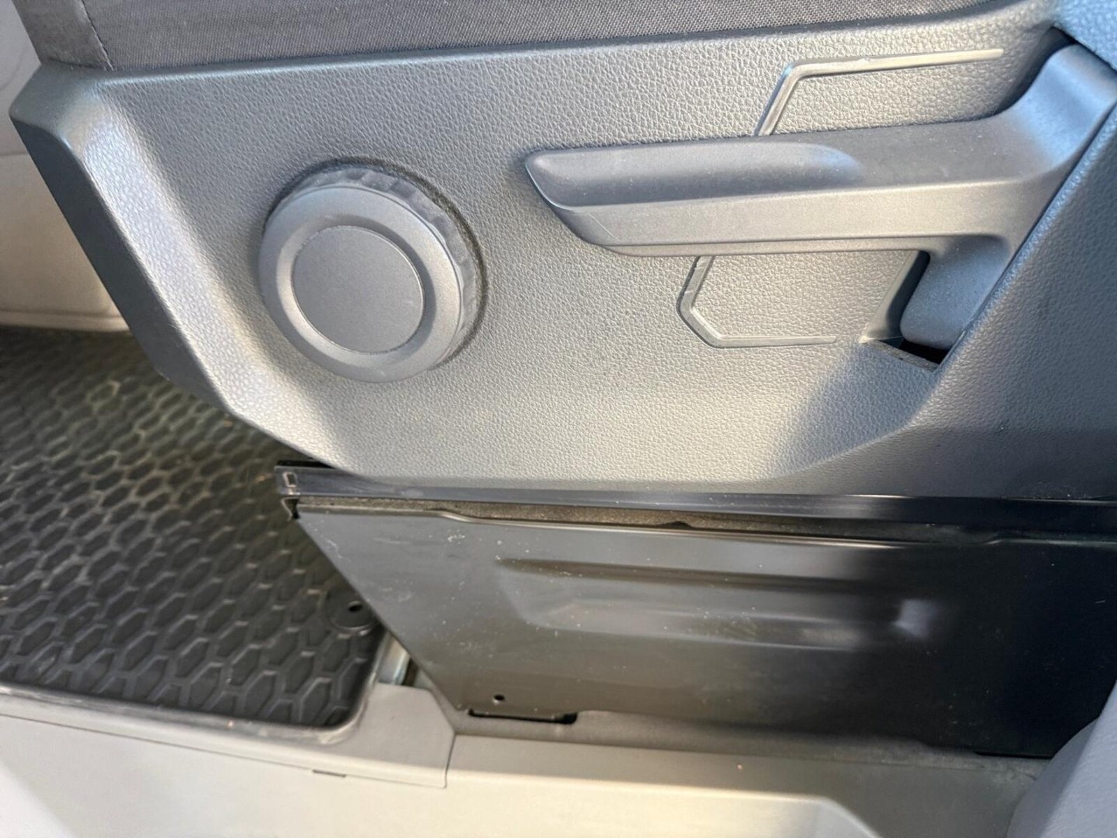 Volkswagen Crafter Kasten mittlerer Radstand – Bild 20