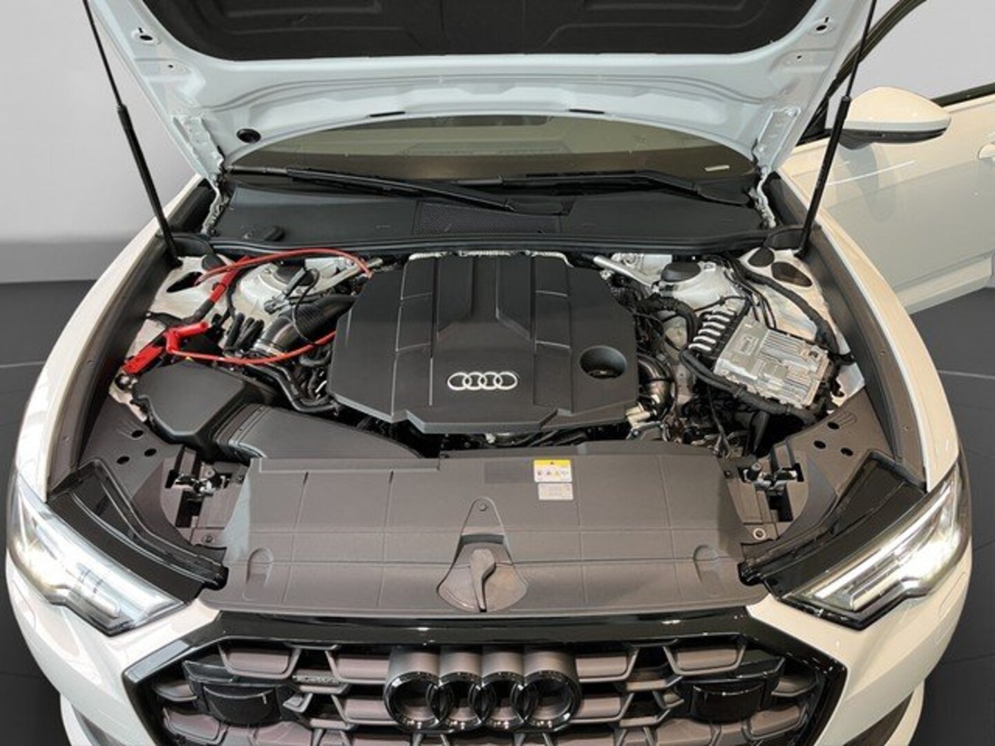 Bild über Audi A6 Avant advanced 45 TDI quattro S tronic - für weitere Informationen kontaktieren Sie den Audi Partner