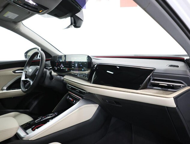 2025 Audi Q5 Premium - Photo 23