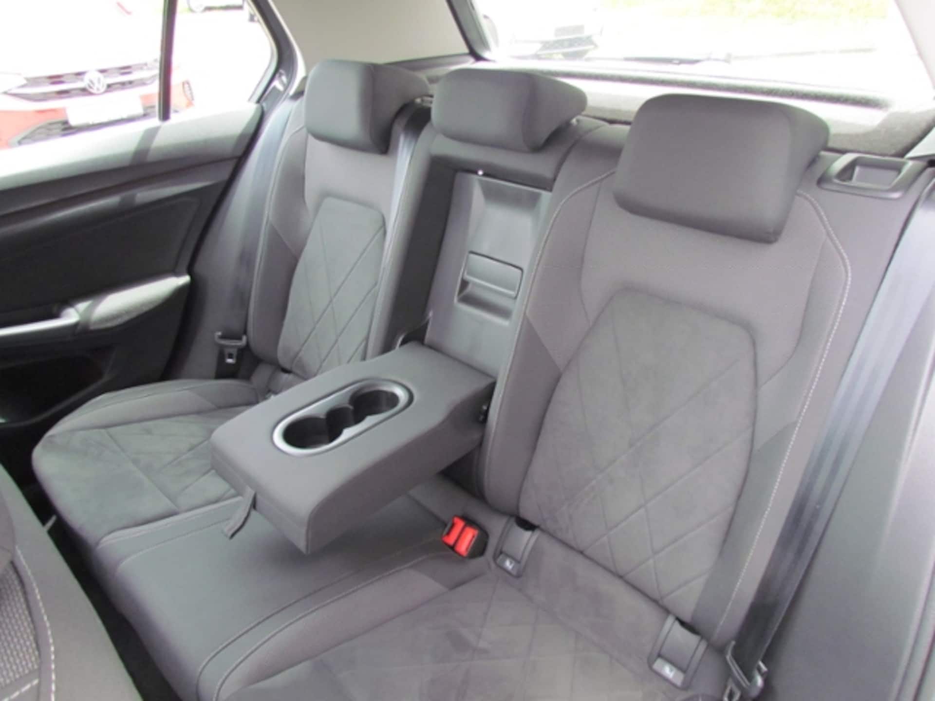 Volkswagen Golf Style
