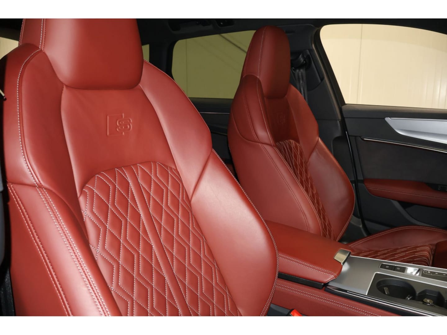 Bild über Audi S6 Avant TDI quattro tiptronic - für weitere Informationen kontaktieren Sie den Audi Partner