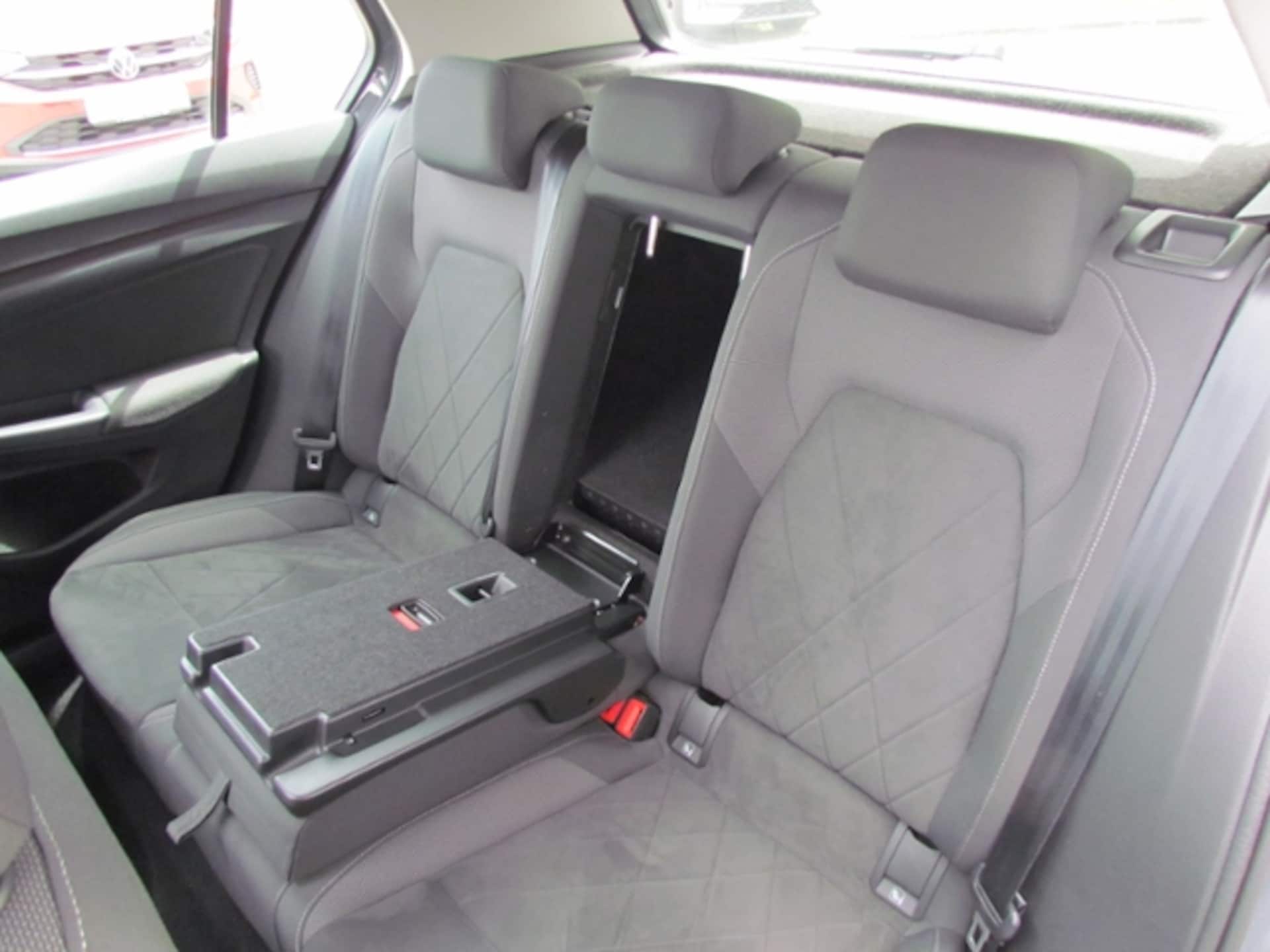 Volkswagen Golf Style