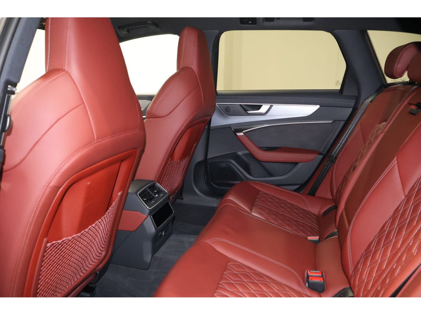 Bild über Audi S6 Avant TDI quattro tiptronic - für weitere Informationen kontaktieren Sie den Audi Partner