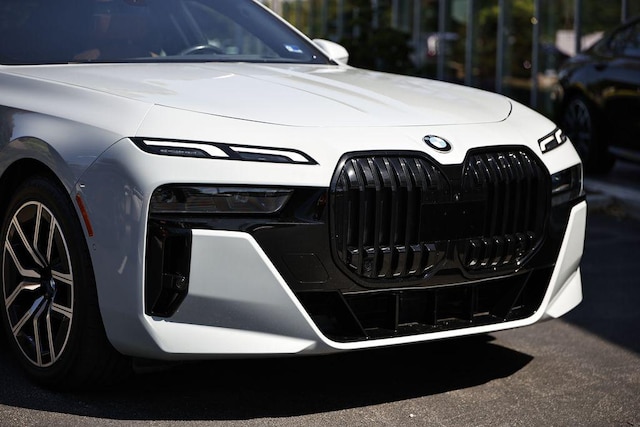 2023 BMW 740