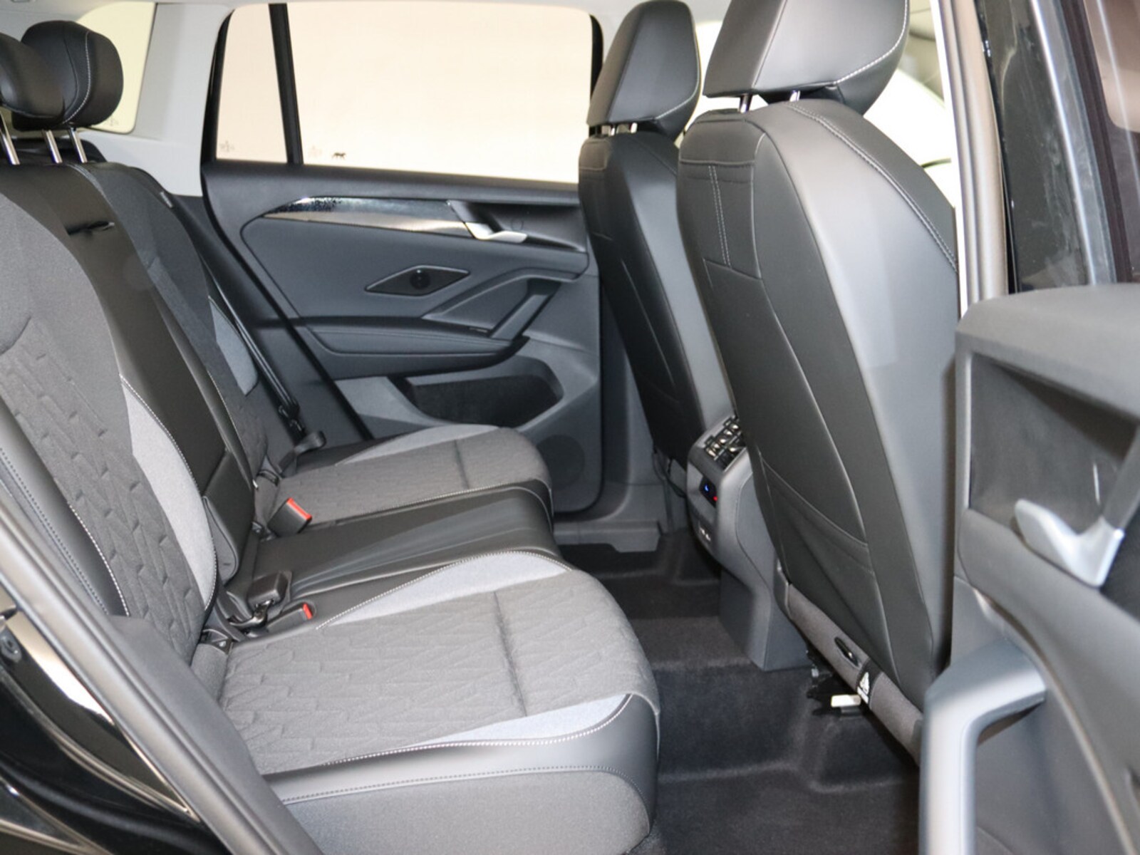 Volkswagen Tiguan – Bild 9