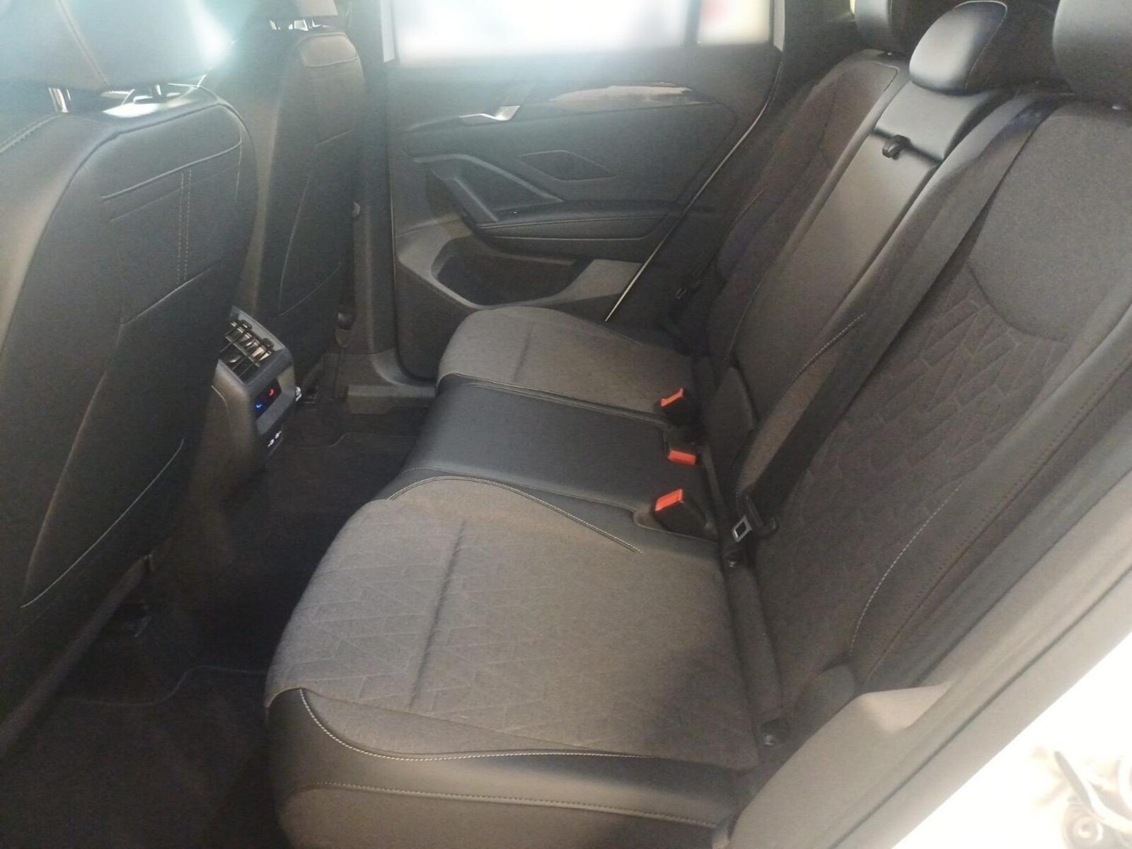 Volkswagen Tiguan – Bild 9