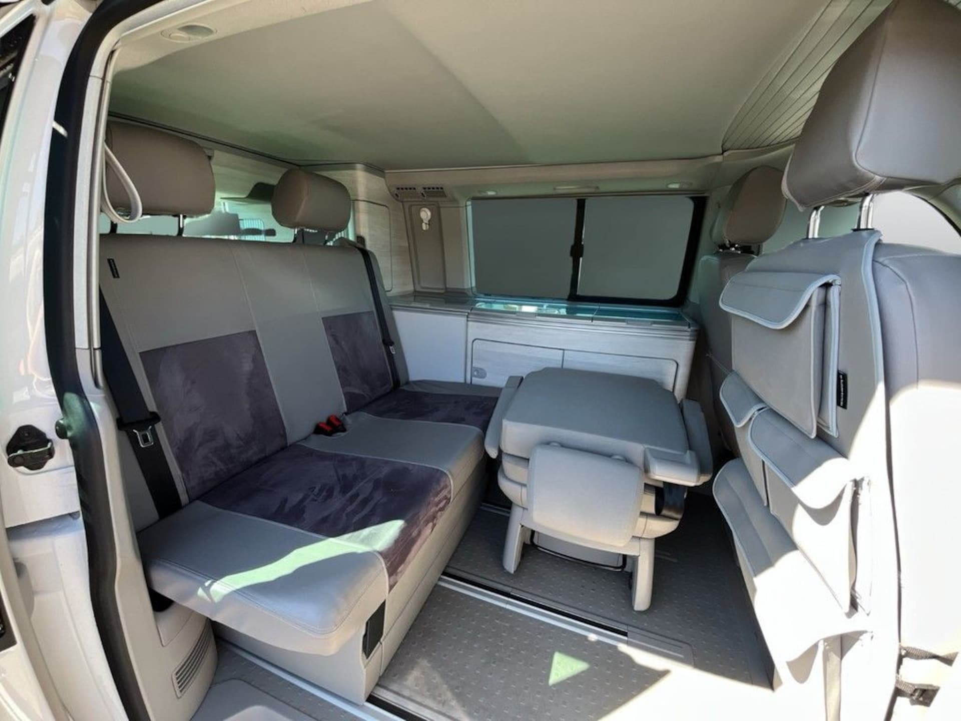 Volkswagen T6 California Coast
