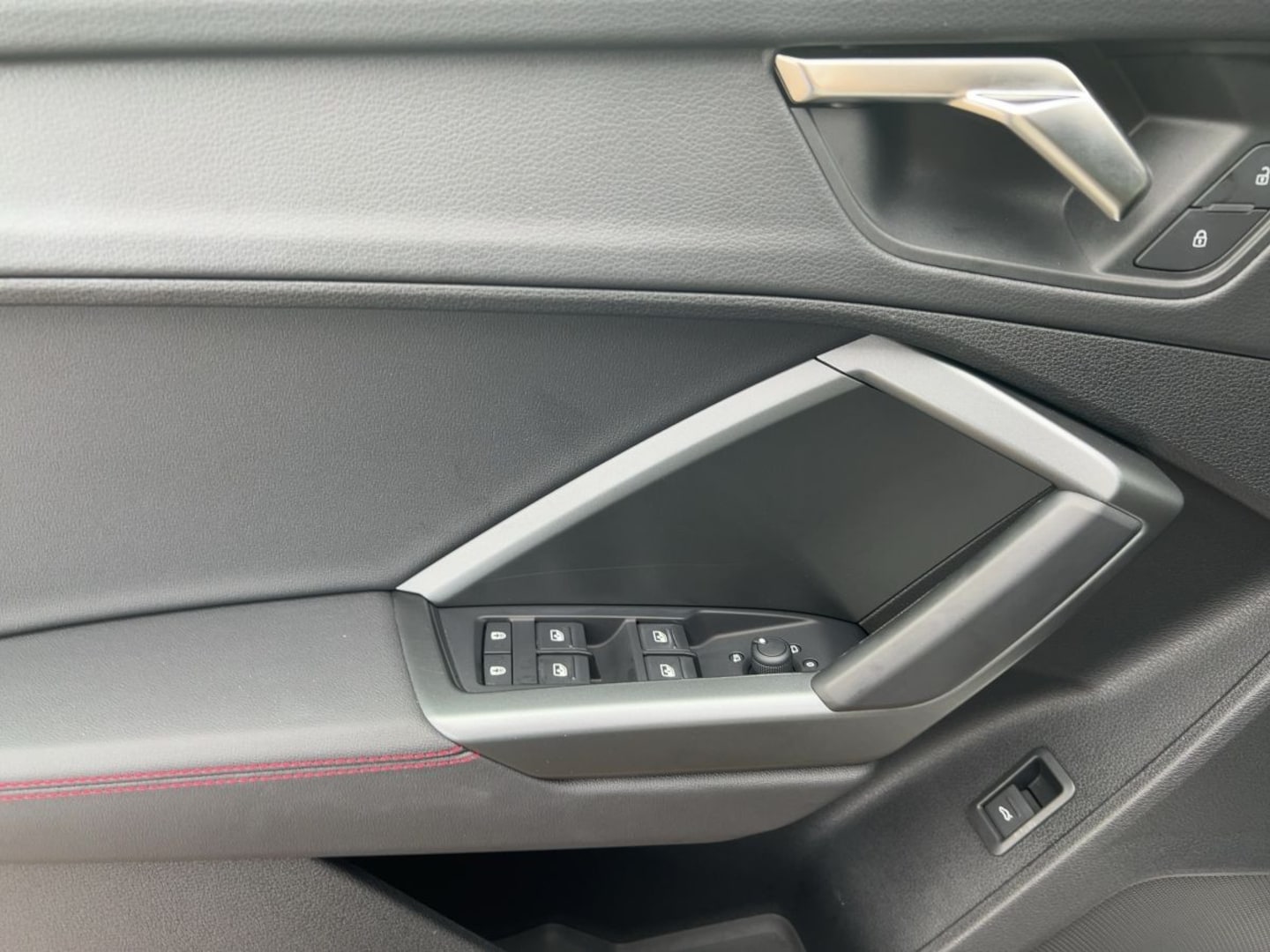 Bild über Audi Q3 Sportback S line 45 TFSI quattro S tronic - für weitere Informationen kontaktieren Sie den Audi Partner