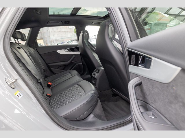 Image about Audi RS 4 Avant TFSI quattro tiptronic