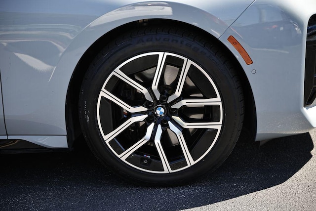 2023 BMW 740