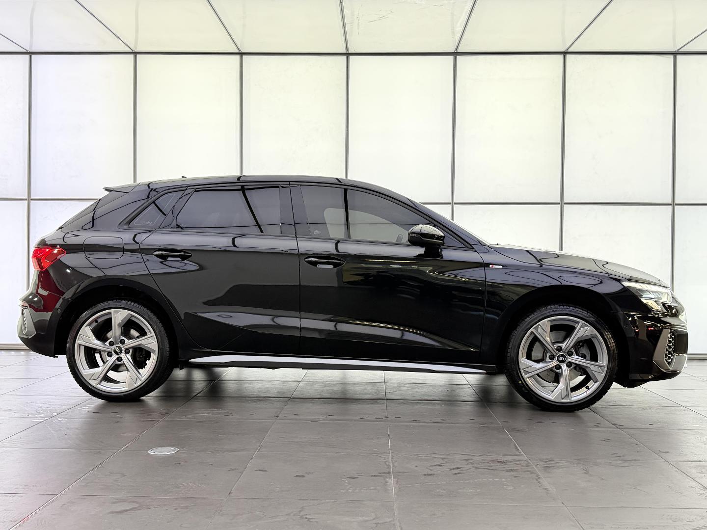 Image about Audi A3 Sportback TFSI e S line 40 TFSI e 150 kW (204 ch) S tronic