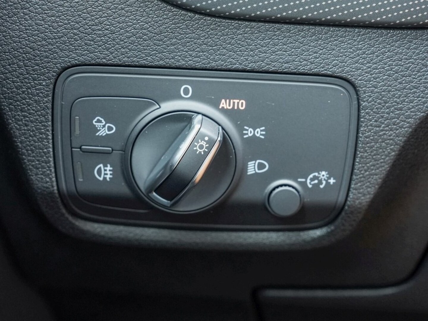 Bild über Audi Q2 S line 35 TFSI S tronic - für weitere Informationen kontaktieren Sie den Audi Partner