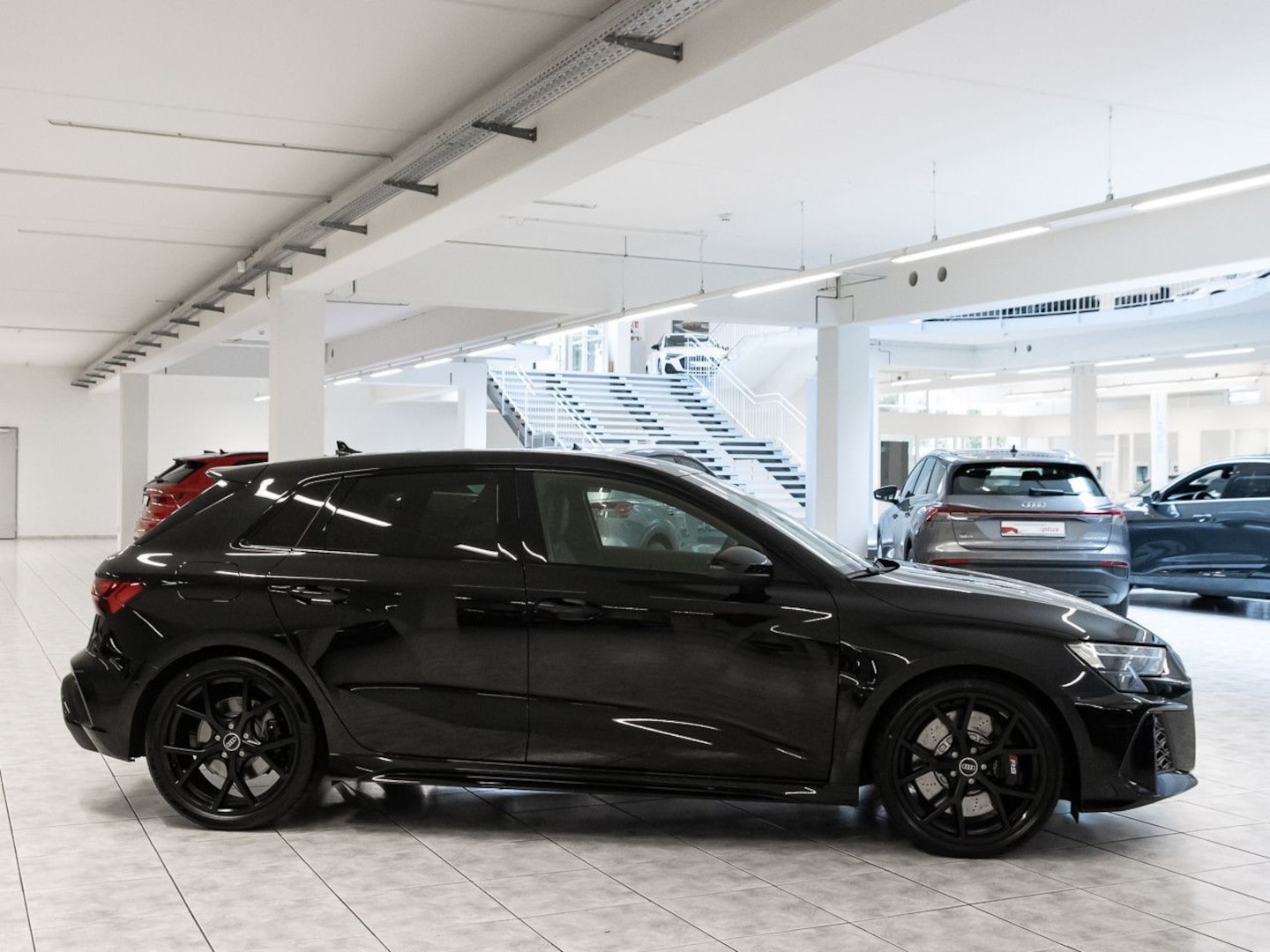 Bild über Audi RS 3 Sportback TFSI quattro 294 kW S tronic - für weitere Informationen kontaktieren Sie den Audi Partner